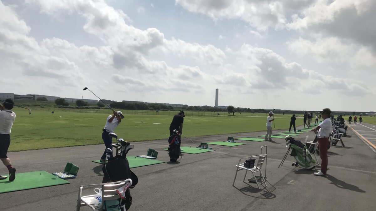 最高のゴルフ環境！KOSHIGAYA GOLF CLUBで最短上達レッスン！越谷でゴルフスクールをお探しならE−GOLF SCHOOLへ！